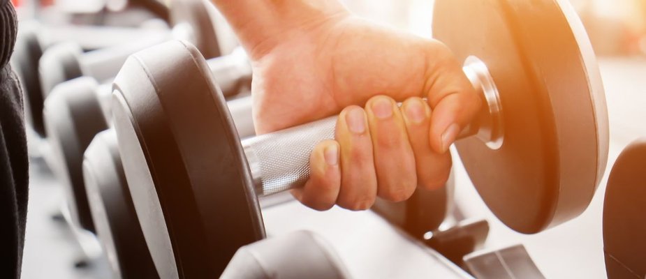 Benefícios de fazer academia: Conheça tudo o que você precisa saber!