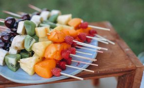 Espetinho de frutas