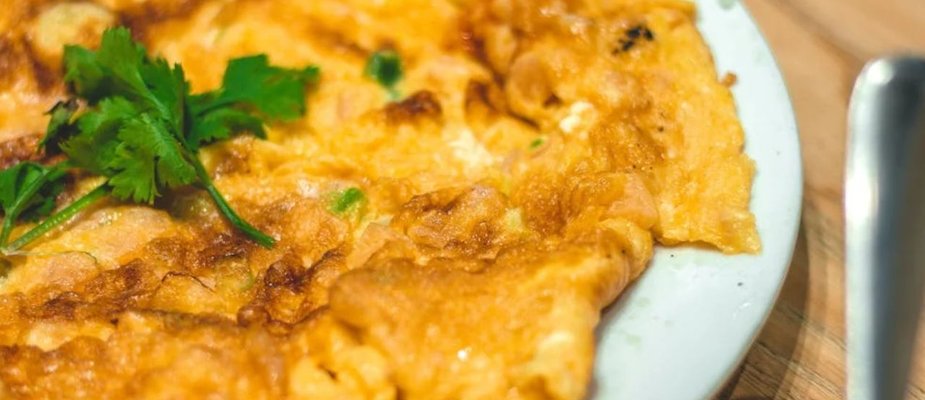 Omelete simples para café da manhã Omelete simples para café da manhã